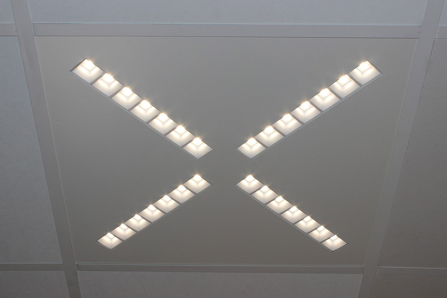 pim_3396_0_7442_DollSQX Valkoinen_fullHD.jpg